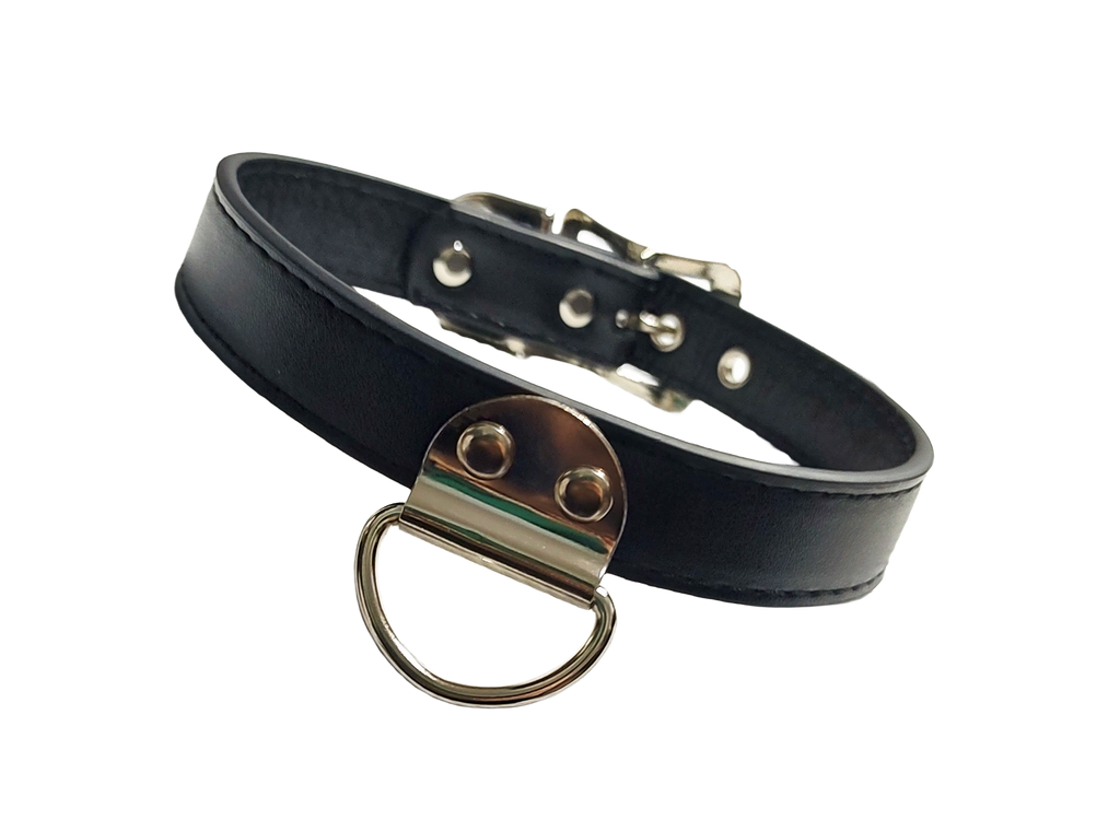 Black faux leather collar with plate d ring front view