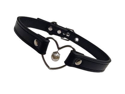 Black faux leather collar with heart ring and pearl front view