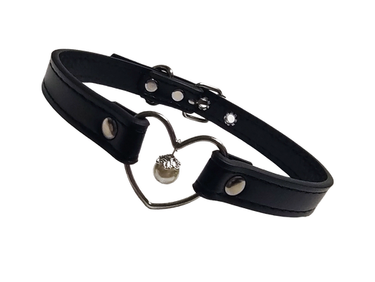 Black faux leather collar with heart ring and pearl front view