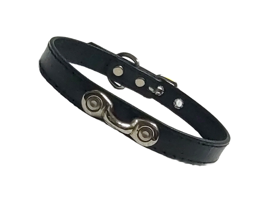 Black faux leather collar with coachman loop front view