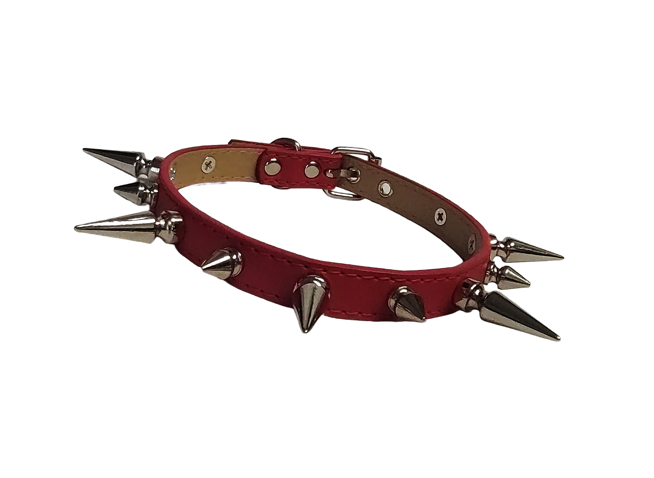 Red faux leather spiked collar with alternating tree spikes front view