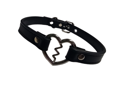 Black faux leather collar with heartbreak heart ring front view