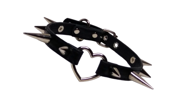 Black faux leather collar with heart ring and alternating cone spikes front view