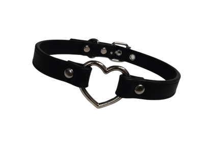 Black faux leather heart ring choker collar front view