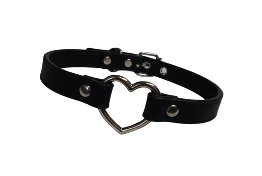 Black faux leather heart ring choker collar front view
