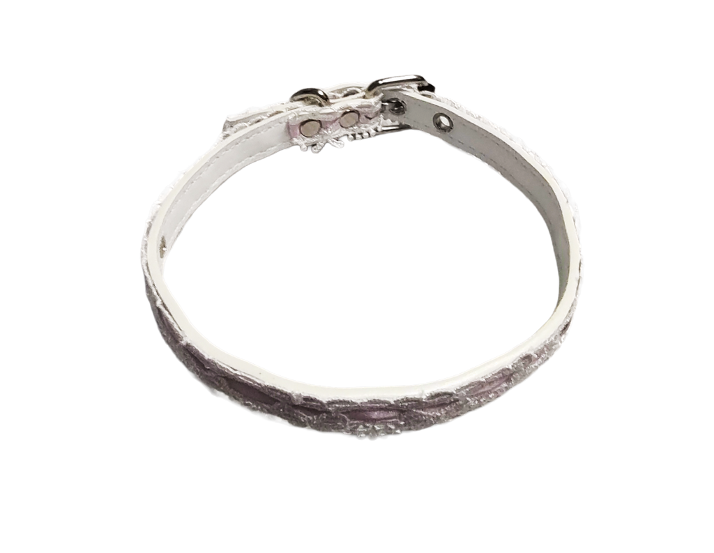 White faux leather and lace collar with pink ribbon and bow lace details top view