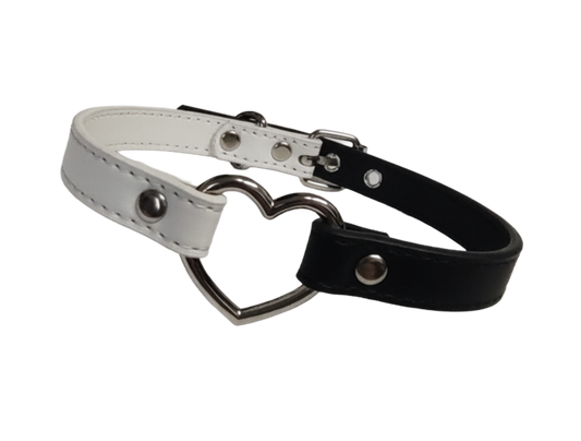 Black and white heart ring choker collar front view