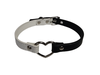 Black and white heart ring choker collar top view