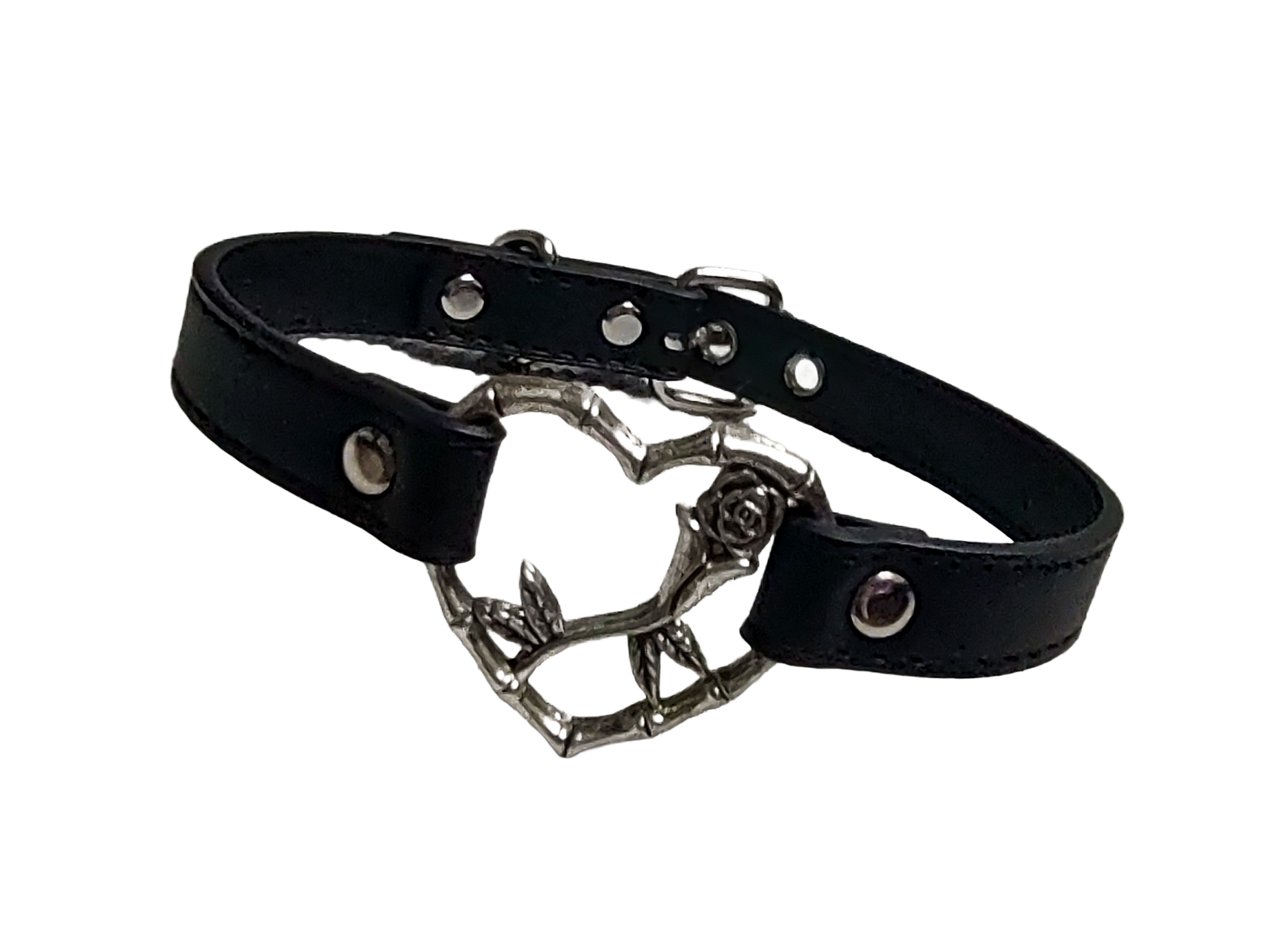 Black faux leather heart ring with rose detail collar front view